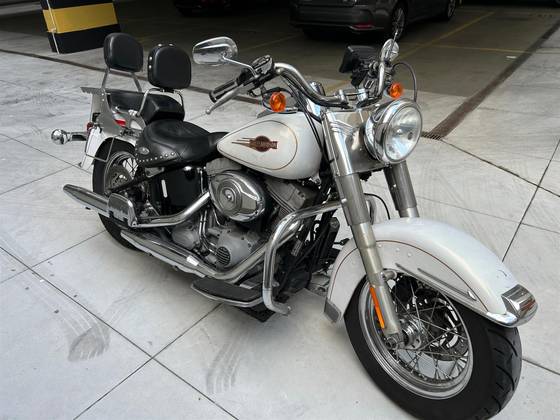 HARLEY-DAVIDSON SOFTAIL HERITAGE CLASSIC 